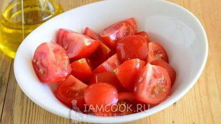 Рецепт брускетты с помидорами черри и моцареллой