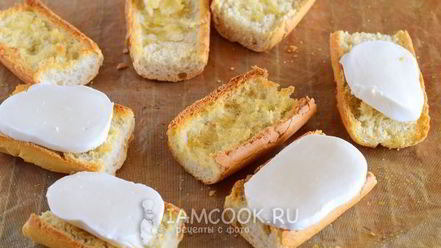 Рецепт брускетты с помидорами черри и моцареллой