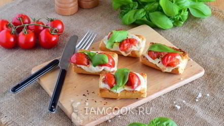 Рецепт брускетты с помидорами черри и моцареллой