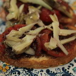 Рецепт Брускетты с помидорами-гриль и артишоками