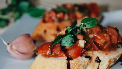 Рецепт Брускетты с помидорами