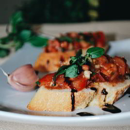 Рецепт Брускетты с помидорами