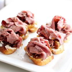Рецепт Брускетты с ростбифом