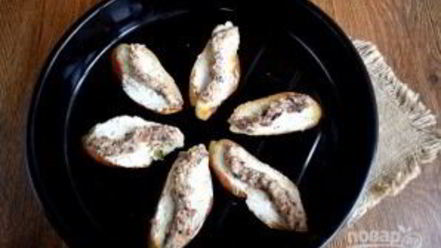 Рецепт брускетты с сардинами и сливочным сыром