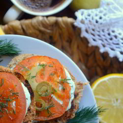 Рецепт Брускетты с сельдереем и томлеными помидорами