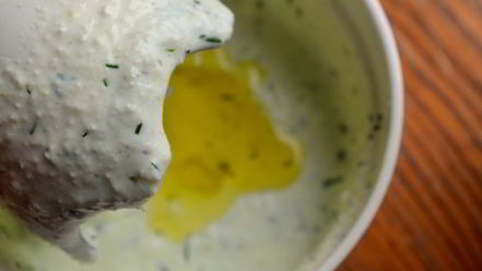 Рецепт брускетты с сельдереем и томлеными помидорами