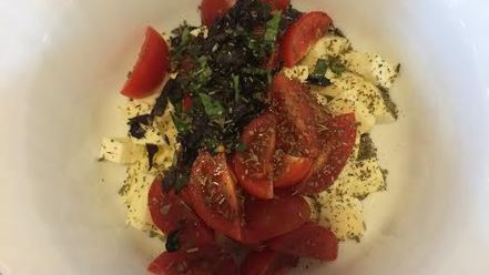 Рецепт брускетты с сулугуни