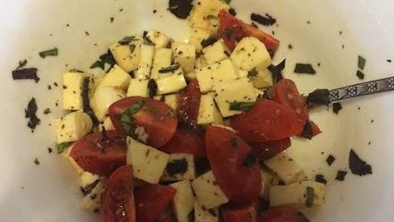 Рецепт брускетты с сулугуни