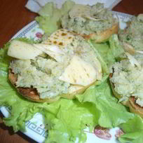 Брускетта с тапенадом из цветной капусты