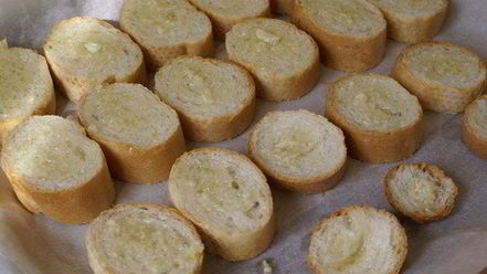 Рецепт брускетты с томатами и авокадо