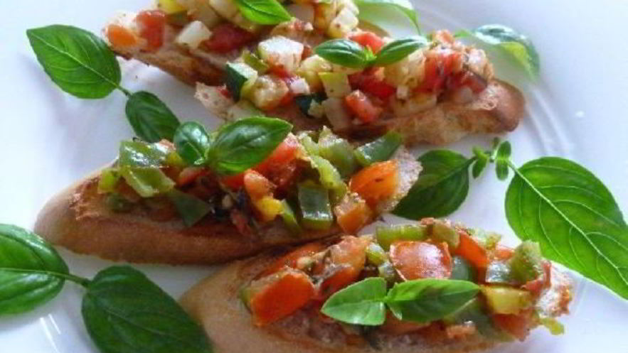 Рецепт брускетты с цуккини и болгарским перцем