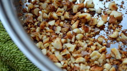 Рецепт брускетты со свеклой, мягким сыром и грецким орехом