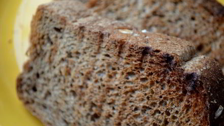 Рецепт брускетты со свеклой, мягким сыром и грецким орехом