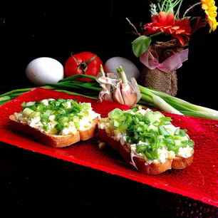Рецепт Брускетты яично-луковая