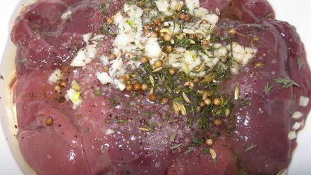 Рецепт брускетт с печенью кролика и винным соусом на кукурузном хлебе