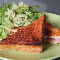 Рецепт Бутерброда с салатом из зеленого яблока к завтраку