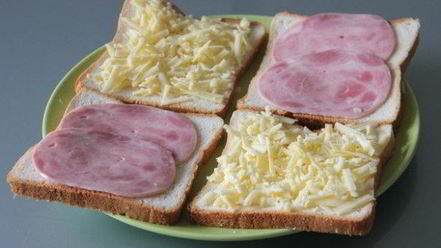 Рецепт бутерброда с салатом из зеленого яблока к завтраку