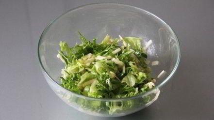 Рецепт бутерброда с салатом из зеленого яблока к завтраку