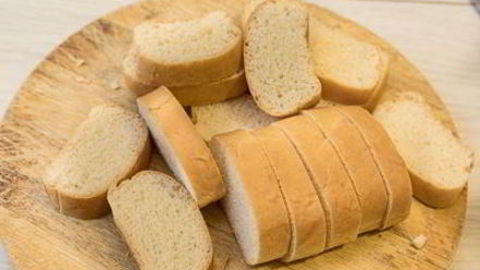 Рецепт мини-брускетт с уткой и карамелизированными яблоками