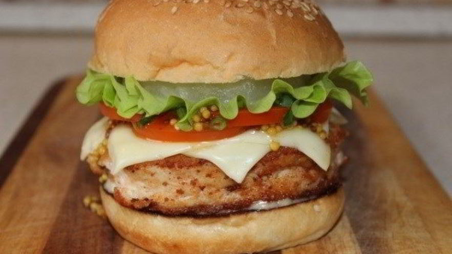 Рецепт бургера с ананасом и медовой горчицей