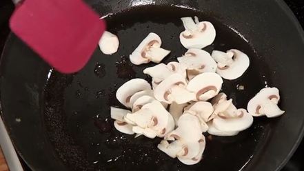 Рецепт бургера с цесаркой и медовым соусом