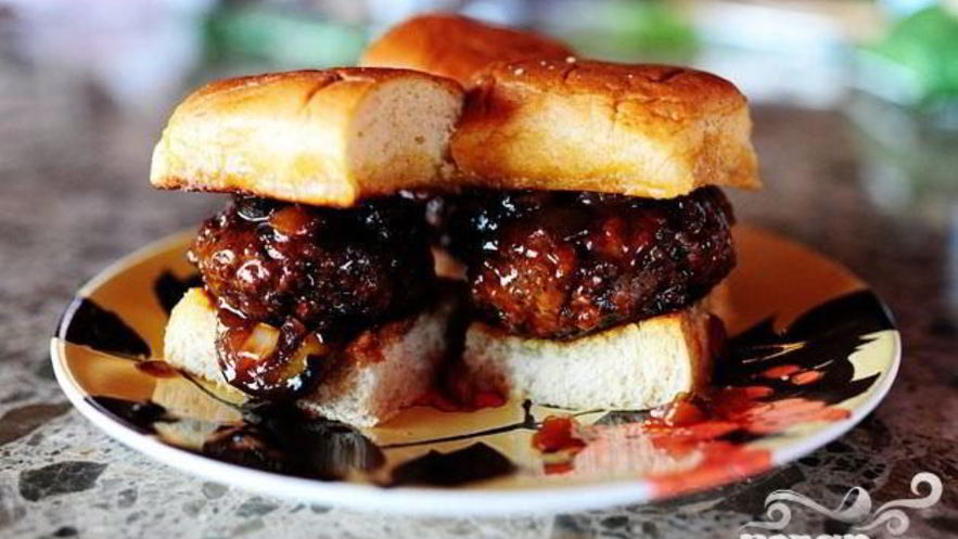 Рецепт бургеров с мясом, виски и халапеньо