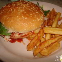 Гамбургер из фарша и селедки