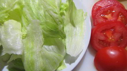 Рецепт гамбургера из говядины с чипсами из сладкого картофеля