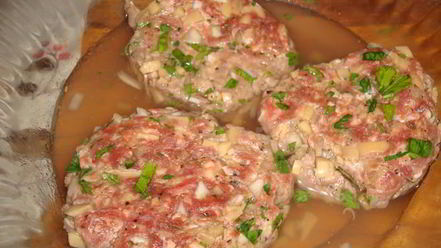 Рецепт гамбургера с грибами и белым вином