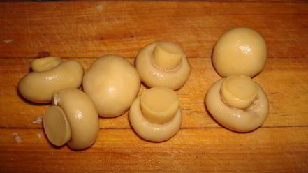 Рецепт гамбургера с грибами и белым вином