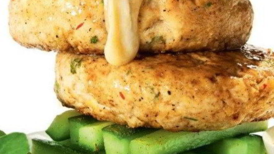 Рецепт куриных бургеров с огурцами