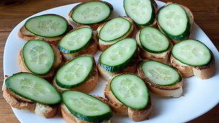 Рецепт мини-бургеров из курицы с соусом айоли