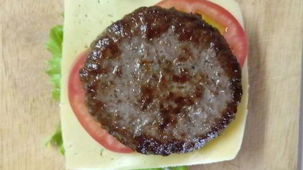 Рецепт сочного бургера с омлетом