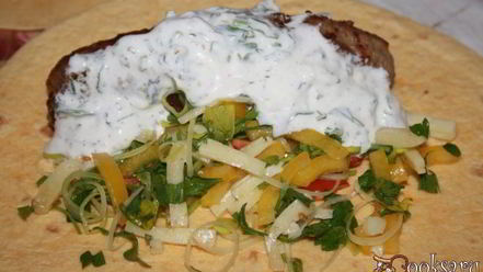 Рецепт буритоса с кукурузной лепешкой тортилас