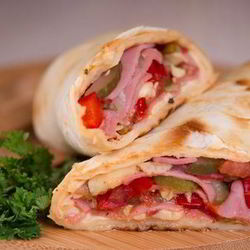 Рецепт Буррито по-мексикански с сыром и ветчиной