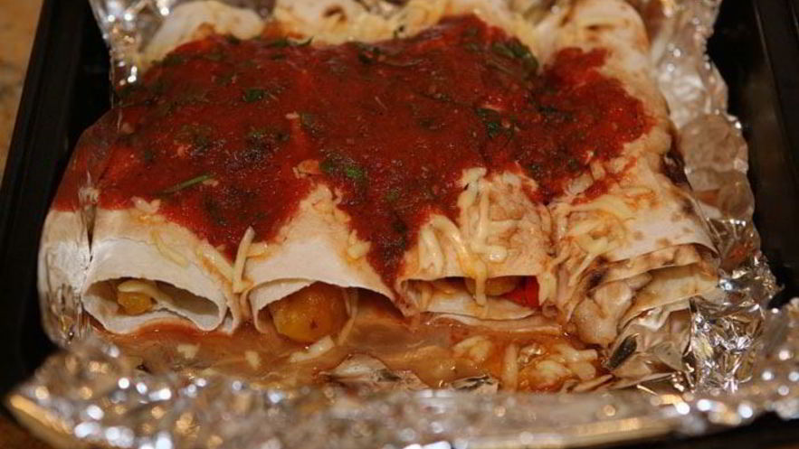 Рецепт буррито с индейкой, помидорами и сыром