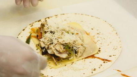 Рецепт буррито с овощами и пряным филе