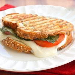 Рецепт Бутерброда Капрезе с соусом