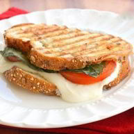 Рецепт Бутерброда Капрезе с соусом