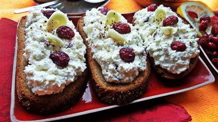 Рецепт бутерброда с пикантным творогом