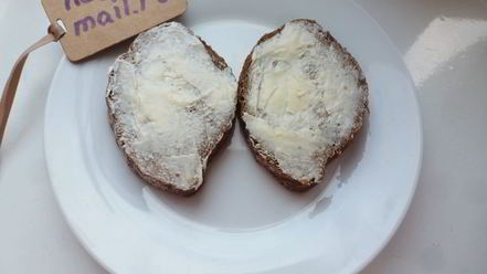 Рецепт бутерброда с соленой селедкой и редисом