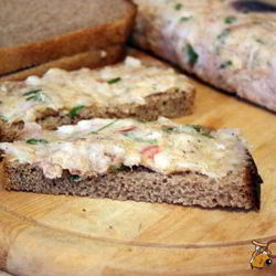 Рецепт Бутербродной намазки из сала с чесноком