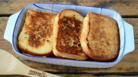 Рецепт бутербродов под сырно-томатной подушкой