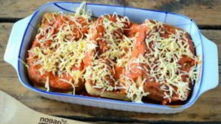 Рецепт бутербродов под сырно-томатной подушкой