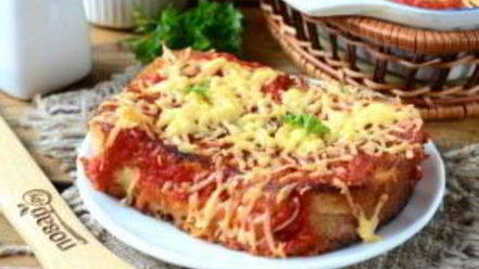 Рецепт бутербродов под сырно-томатной подушкой