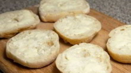 Рецепт бутербродов с ананасом и сыром