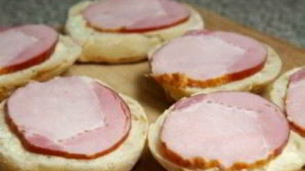 Рецепт бутербродов с ананасом и сыром