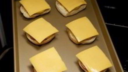 Рецепт бутербродов с ананасом и сыром