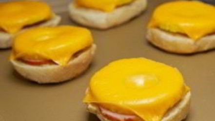 Рецепт бутербродов с ананасом и сыром