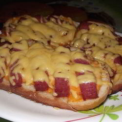 Рецепт Бутербродов с колбасой жареные